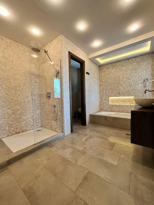 Private Villa At Blacksearama Golf & Villas Resort バルチク エクステリア 写真